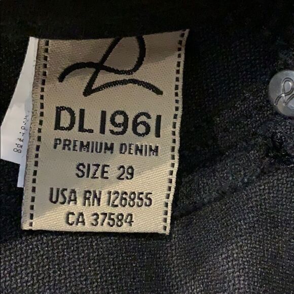 DL1961 Emma Legging in Onyx Size 29. Gently Worn. - Picture 5 of 7